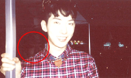 Sao Hàn chụp ảnh cùng 'ma' khiến fan 'rợn tóc gáy'